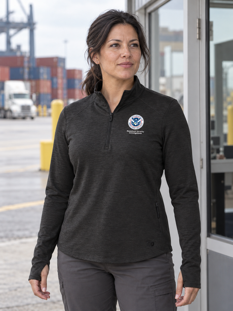 HSI Women's Motion 1/4 Zip — Black lifestyle product photograph