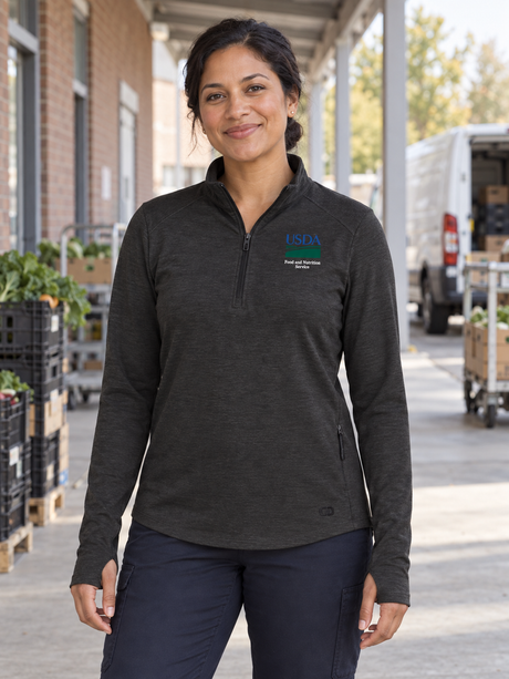 FNSCFSD Women's Motion 1/4 Zip — Black lifestyle product photograph